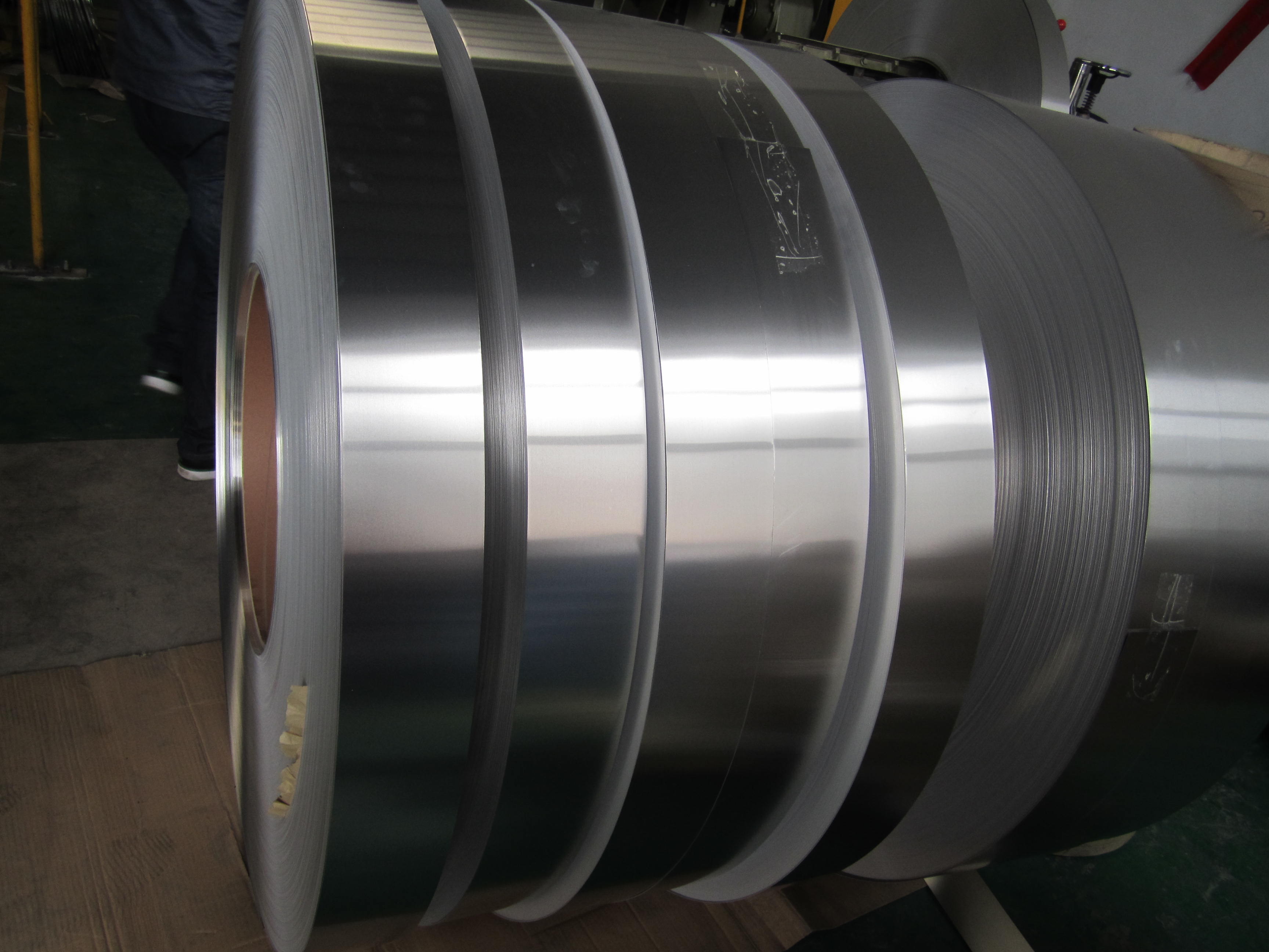 High frequency welding hollow aluminum glass strip